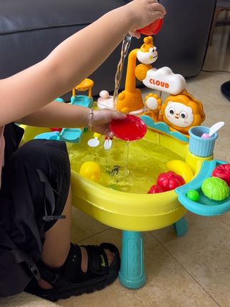 又洗了一下午碗了,自从买了这个洗碗机玩具,硬控宝宝一整天,带娃太轻松了!!还能锻炼宝宝专注力和动手能力,做个不扫兴的妈妈,解放宝宝喜欢玩水的天性!#哄娃神器 #宝宝玩具 #戏水玩具 #宝妈带娃解放双手 #洗碗机玩具