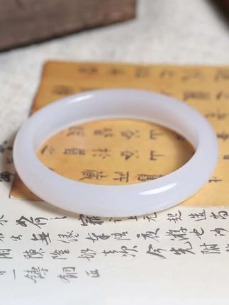 荔枝冻镯裹温柔,恰似你在岁月那头,我盼与你,共赴浪漫长流。#七夕浪漫 #中国黄金荔枝冻手镯 #温柔玉镯 #共赴浪漫 #送爱人