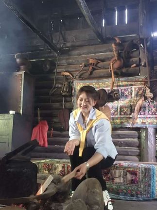 #我的乡村生活 #小木屋火塘边#把快乐带给大家