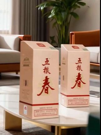 【爆款来袭!五粮春第二代·宴席必备高端白酒】 52度浓香优级,纯粮固态酿造,6瓶整箱装,宴请收藏两相宜! 🔥【品牌背书】五粮液嫡系出品,浓香标杆之作 🔥【品质认证】纯粮固态标+优级标识,滴滴醇厚不上头 🔥【经典升级】第二代酒体更陈香,窖香浓郁尾净悠长 💥【场景推荐】 · 婚宴桌酒:红金配色显贵气,宴席有面子 · 佳节送礼:双瓶礼盒装,团圆时刻更暖心 · 收藏增值:名厂核心单品,陈化潜力佳 (未成年人禁止饮酒)#五粮春#高端白酒 #年货节爆款