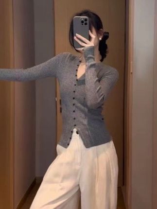 【与钩针的博弈】破洞设计感单排扣长袖针织衫#高级感穿搭 #上衣穿搭 #衬衣穿搭 #慵懒风穿搭 #优雅气质