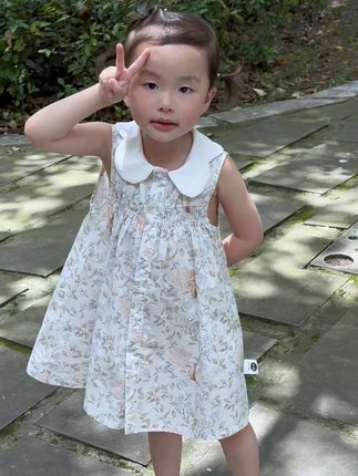 #欧孕 超可爱的宝宝纯棉清新#连衣裙 ,花瓣领,碎花加动物图案,小公主穿上巨甜美巨可爱!#高品质童装 #公主裙 #萌娃穿搭