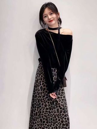 #今日穿搭分享 #高级感穿搭 #黑色系穿搭 #服装时装爱美穿搭时尚潮流 #漂亮衣服
