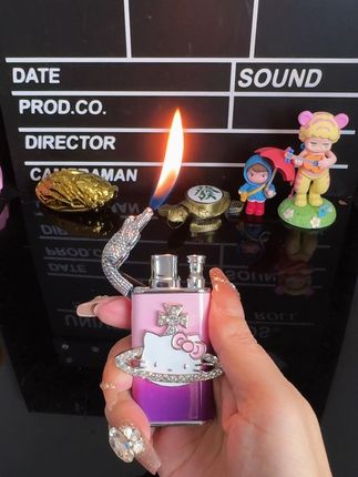 艾特最喜欢的人给你买#hellokitty #打火机#送男友的礼物 #玩个很新的东西 #是时候安排一下了