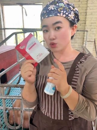 #农村养猪人