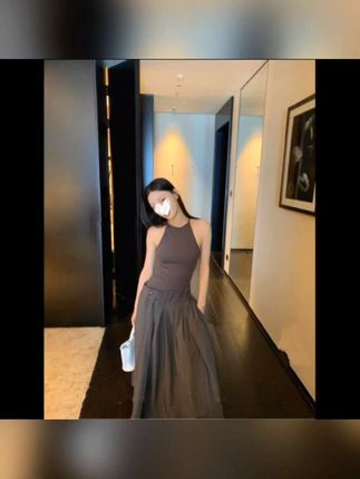 夏季新款拼接假两件连衣裙女吊带长裙设计感小众裙子#假两件 #连衣裙 #夏季 #女装 #面料舒适透气 @DOU+小助手 @DOU+上热门 @DOU+好生意