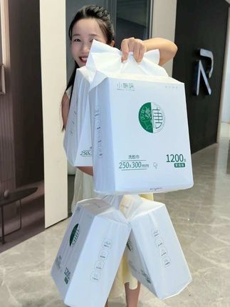 我猜你又该囤洗脸巾了,这款连月子中心和美容院都在一直回购的洗脸巾,1包就有1200克,300✖️250mm加大尺寸#洗脸巾 #棉柔巾 #全棉洗脸巾 #一次性洗脸巾 #面料柔软舒适