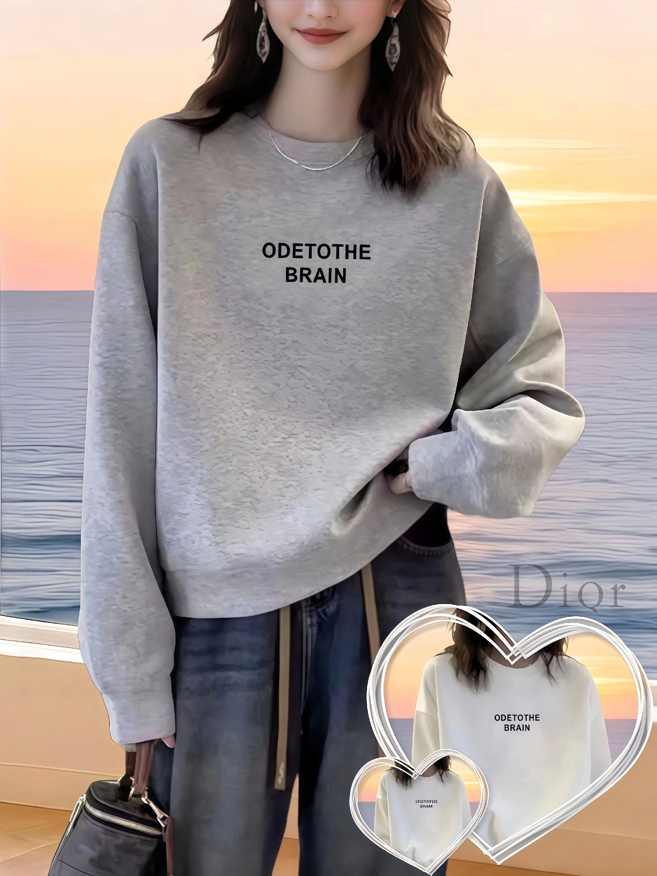 秋冬必入!显瘦神器圆领卫衣来啦 宝子们,今天必须给你们安利这款让我一眼心动的秋冬季爆款圆领卫衣!纯棉材质超亲肤,穿起来就像被云朵包裹着,软乎乎的触感谁试谁知道~ 🌟亮点一:欧货设计感满满👉🏻宽松版型不挑身材,微胖姐妹也能轻松驾驭; 🎨亮点二:经典圆领+长袖组合,单穿叠穿都时髦到飞起; 🍃亮点三:透气纯棉面料,秋冬内搭外穿两相宜,保暖又舒适; 🌈亮点四:多色可选,基础色百搭不出错,亮色系点亮沉闷造型; 💃亮点五:慵懒休闲风,日常出街、居家追剧都能穿出随性美! #秋冬穿搭 #显瘦卫衣 #纯棉上衣 #欧货女装 #高级感穿搭 @抖音创作小助手 @生活服务热点中心 @抖音小助手 @DOU+小助手