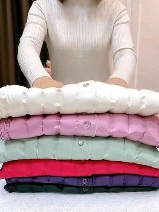 这款羽绒服内胆真的超适合冬天,轻盈又保暖,再也不用担心寒冷的天气了。#冬季必备 #羽绒服#修身显瘦 #保暖又好看