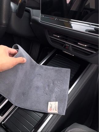 擦内饰毛巾就推荐这种珊瑚绒麂皮的,擦得干净不留灰尘水渍,吸水性好还不掉毛#擦车巾 #汽车用品#擦车毛巾#内饰清洁