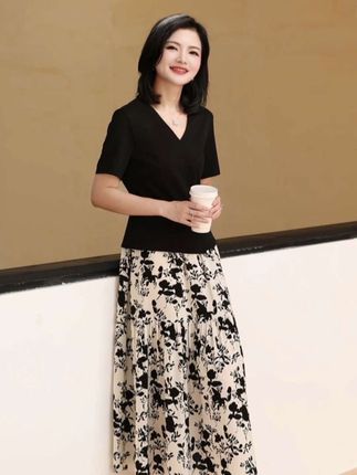 #阿楠枫竺女装旗舰店 悲喜都自渡,你才是自己的救赎。#假两件连衣裙 1#显高显瘦 #给夏天一点黑白风的震撼#夏天也能穿得很有氛围感#优雅气质