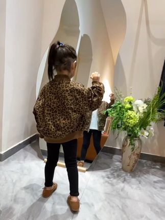 强烈推荐,真不敢相信30多块钱的豹纹外套,可以和100多的质量媲美了! 颜值,质量,做工一点不输大牌,太值了!#萌娃ootd