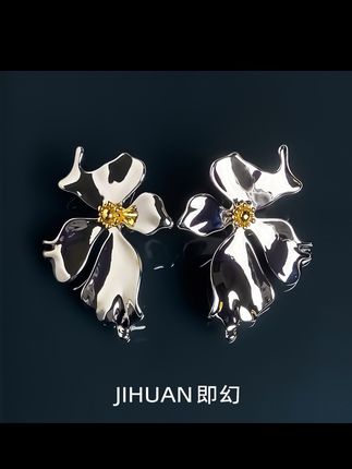 铜合金耳饰 ♦镜中花A 设计师款花瓣耳环高级时髦气质耳饰B-7470#耳环 #耳饰#精致女人必备 @DOU+小助手