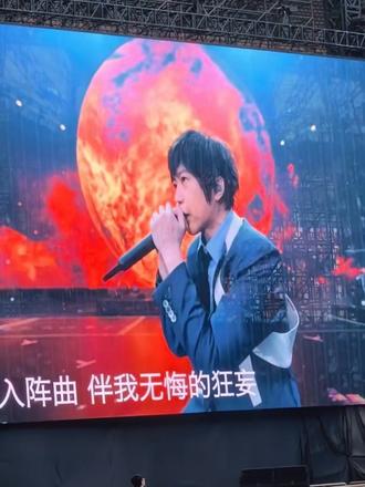 这个入阵曲运镜又看爽了 夯爆了
AI盛行的年代只有老师傅还在坚持手搓
#五月天 #入阵曲 #百万运镜