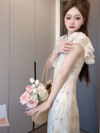 #气质仙女裙穿搭 #温柔风穿搭 #出游穿搭 #优雅气质 #碎花裙 @DOU+上热门