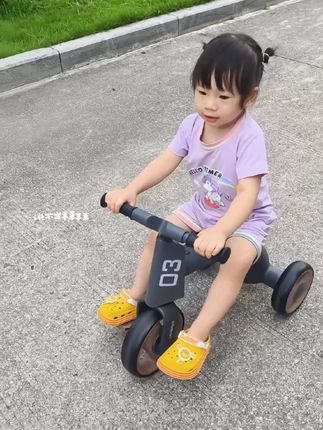 人类幼崽搭配什么bgm都好幸福~#创作者中心 #创作灵感 #儿童玩具 #儿童车