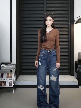 #上热门 蓝色秋季阔腿裤薄牛仔裤直筒秋季假破洞#高级感穿搭 #显瘦穿搭 #谁穿谁好看 #爆款热卖中 @DOU+小助手