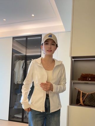 修身软壳冲锋衣!弹力很大,质感特别好#魔力微微