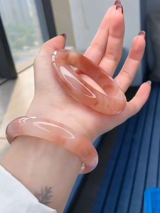 哇塞!快来看看这金丝桃花酿粉色手镯!