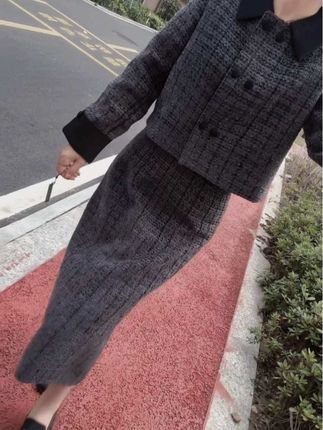 #早秋黑白灰穿搭测评 #晒晒我的秋日穿搭 #梨形身材秋天怎么穿 #套装#法式