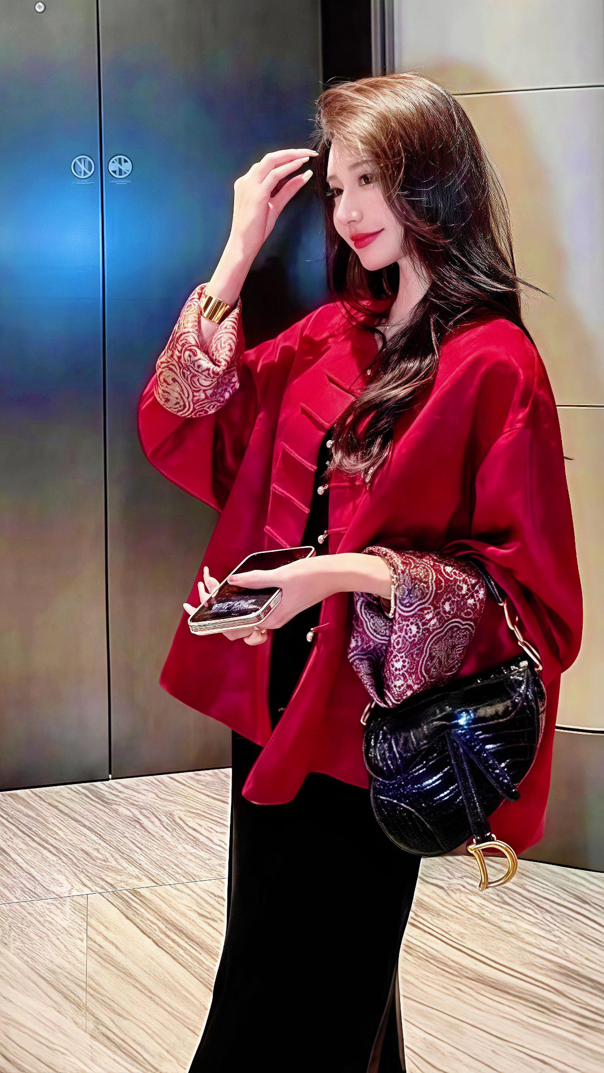 #高级感穿搭 #减龄显瘦穿搭 #穿出不一样的风格 #时尚气质穿搭 #这也太好看了 @抖加🔥上热门🔥dou+🔥热点宝