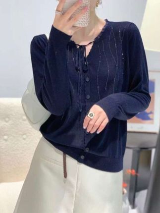 烫钻蝴蝶结系带早秋新款韩版,气质时尚薄款宽松针织上衣女士喜欢。