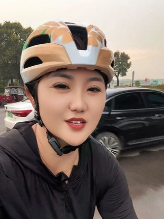 爱笑的人运气都不会太差,刚刚到家雨下大了#爱骑行的小姐姐