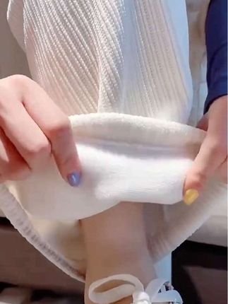 秋冬新品雪尼尔阔腿裤来啦!加绒加厚款柔软舒服又百搭,上身丝毫没有臃肿感,温度和风度都要有的呀#时尚穿搭时尚穿搭时尚 #潮流穿搭休闲风 #谁穿谁好看