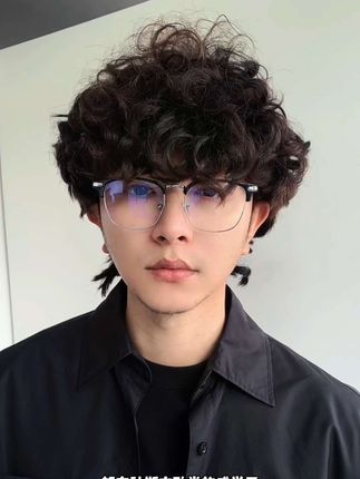 颜值的提升 往往就在于这么一个小配件 #高颜值眼镜 #时尚单品 #时尚眼镜 #好物推荐🔥