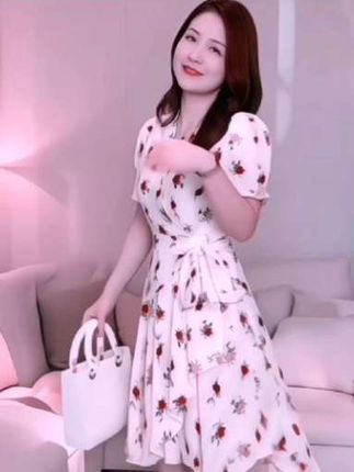 #碎花连衣裙