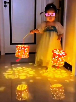 #创作灵感 中秋节灯笼节日国潮灯笼儿童发光走马灯DIY投影灯笼手提花灯批发#中秋节灯笼#儿童发光走马灯笼#投影灯笼#手提花灯