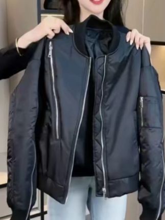 高级感黑色棒球服外套女士宽松休闲短款夹克 #今日穿搭 #每日推荐 #简约大气 #气场全开 #强烈推荐