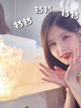 都让让,都让让,真c位来了#登陆少年组合#李一桐#top#top登陆少年组合#微博之夜交换礼物 #top