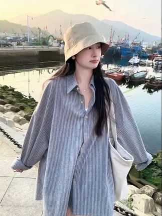 灰色条纹衬衫女慵懒风秋季韩系宽松休闲衬衣百搭长袖上衣#穿搭搭配 #韩系穿搭 #春款穿搭 #通勤搭配 #慵懒风穿搭