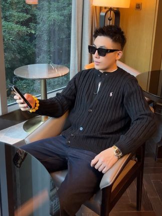 衣物是气质的延续,是情绪的温柔注脚#轻熟穿搭 #男装时尚 #男友穿搭 #男装穿搭