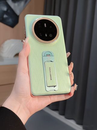 家人们,谁能拒绝一款外观完美还原#华为mate70pro +的#手机壳 颜值搭配上腕带支架功能!狠狠拿捏住了#3c好物推荐 #数码科技 #3c数码