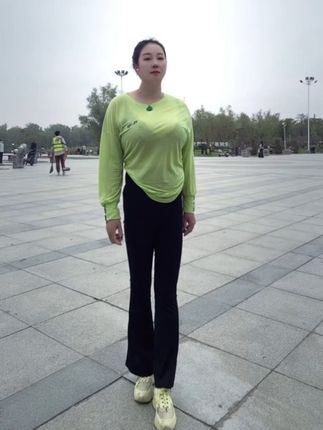 时间没冲淡什么,反而让关于你的记忆更清晰。我没想过要改,毕竟专一的人,认定了就会把那份爱悄悄藏在心里,藏很久很久。#好身材好气质
