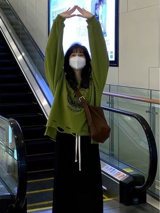 #张予曦 #张予曦毕雯珺真拍了红裙抱 #邓紫棋香港演唱会 #早秋穿搭公式来了
