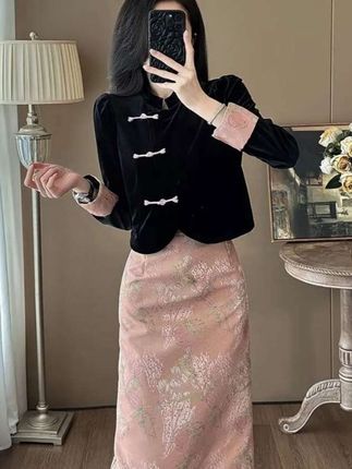 春季复古风盘扣上衣开叉半身裙两件套女御姐气质新中式国风套装裙#气质仙女裙穿搭 #穿出高级感 #遮肉显瘦穿搭 #高级感穿搭 #跟着抖音学穿搭