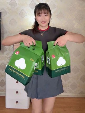 又回购了三包洗脸巾!加大加厚,不掉毛不掉絮,干湿两用9.99到手一大包里面有100抽怎么用也不心疼,刷到的姐妹赶紧囤起来#棉小哥洗脸巾