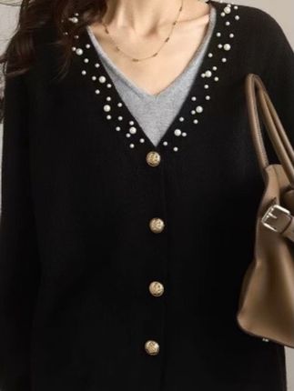 大码女装时髦重工钉珠设计感V领单排扣假两件针织衫秋冬新款#时尚穿搭时尚穿搭时尚 #今日穿搭 #高级感穿搭 #每日推荐 #时装穿搭