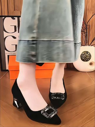 @久久爆爆 秋季粗跟中跟水钻低跟磨砂单鞋浅口高跟百搭尖头女鞋#时尚 #百搭 #穿搭 #秋季磨砂# 尖头女鞋