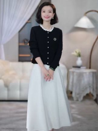 #高级时尚潮流 #百搭软糯浣熊绒羊毛 #手钩花边针织衫