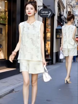 #夏季穿搭 #两件套#时尚套装 #慵懒风#清凉一夏