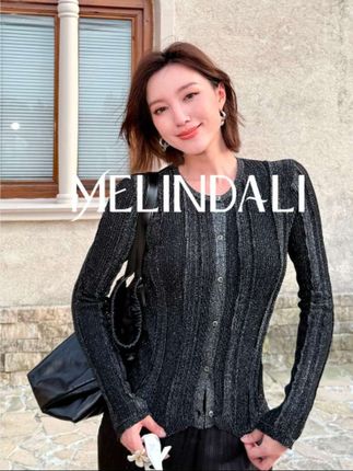 #针织开衫 #原创设计师品牌女装 #穿出高级感 #职场穿搭 #vlog时尚