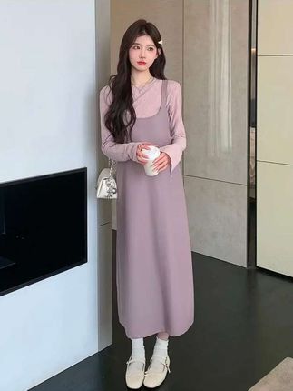 秋季孕妇装时髦洋气秋冬韩系慵懒风休闲皮背心裙+紫色上衣两件套#孕期穿搭 #孕妇装 #时尚孕妇装 #轻松拿捏慵懒风穿搭#穿搭如呼吸般简单