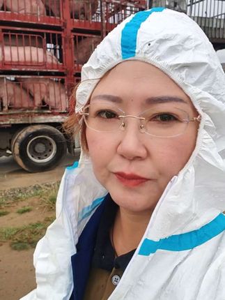 日出而作,日落而息,盼来了丰收,却等不来好行情。农资成本涨了又涨,手里的收成却卖不上价,这一年的汗水,终究是打了折。#优质农产品 #三农养殖 #抖音助农扶农 #抖音广告分成计划 @抖音小助手 @抖音创作小助手 @抖音广告助手
