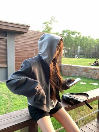 短款外套女2025年新款春秋季百搭灰色休闲设计感国风高级感棒球服#短款外套女 #棒球服外套 #韩系穿搭 #休闲外套女 #ootd穿搭