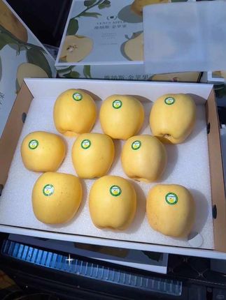 终于等到奶油富士苹果上市了!每年这个时候都给家里人买,一口下去脆甜爆汁,巨好吃!#奶油富士 #又脆又甜 #新鲜采摘#优质农产品 #超便宜超划算