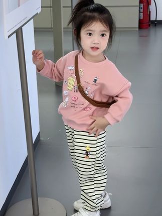 可爱又很实穿的幼儿园小套装~上身俏皮又甜美#生女儿就是用来打扮的#萌娃穿搭#高品质童装 #骗你生女儿